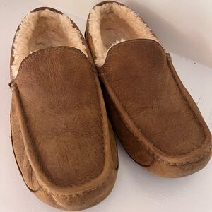 Men’s UGG Ascot slippers